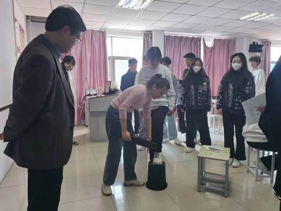 图示, 示意图
中度可信度描述已自动生成